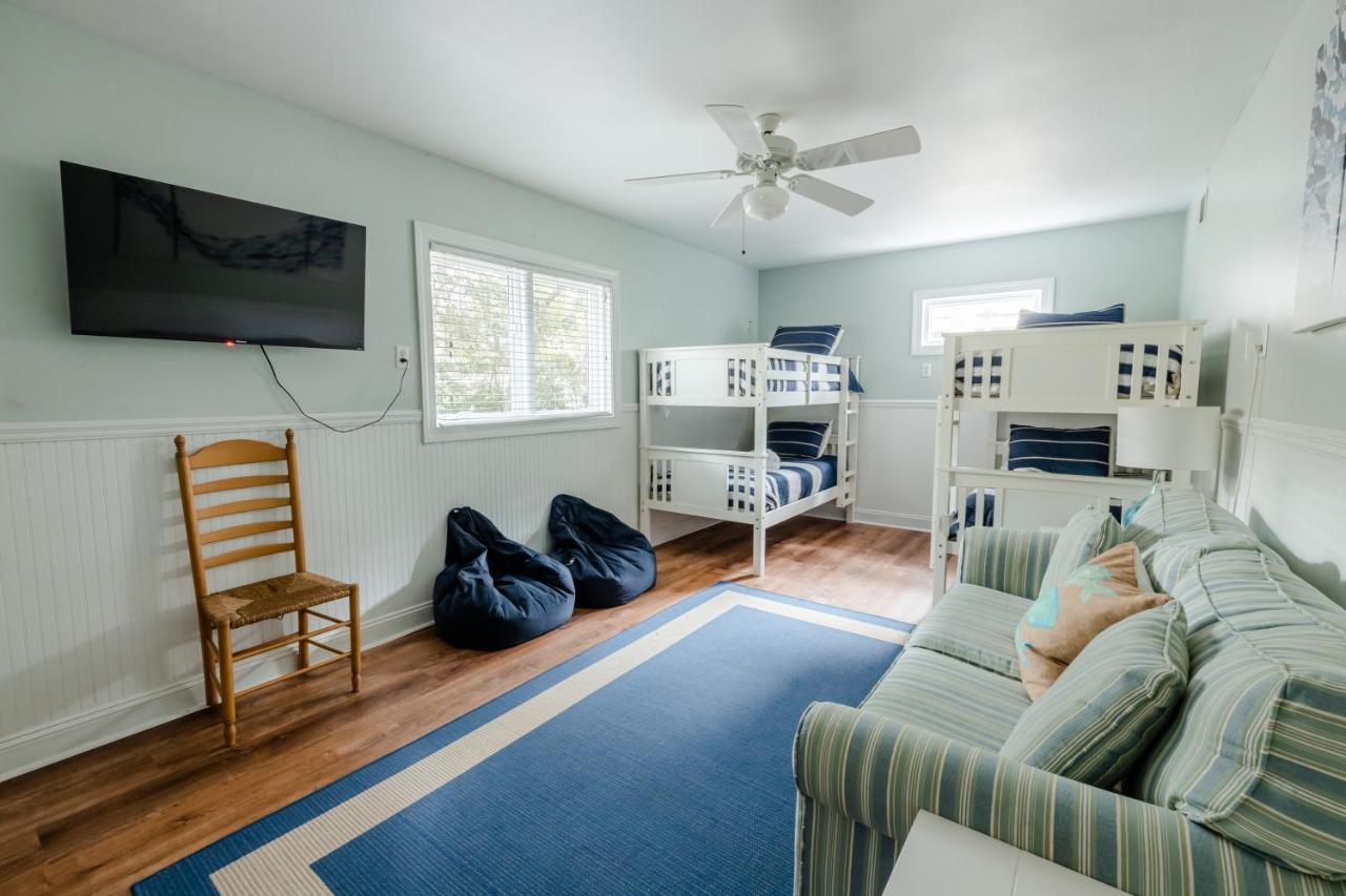 Steps From The 2nd Row Pool & Hot Tub Holiday home Hilton Head Island