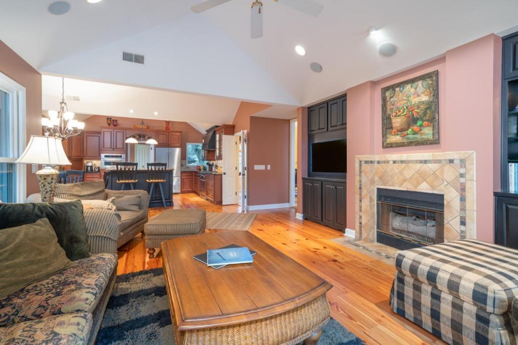 Holiday home 11 Willow Oak Private Pool Golf Course Sleeps 14 Sea Pines Hilton Head Island