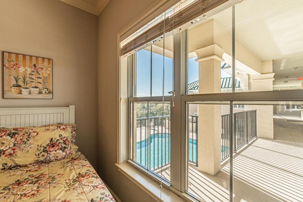 507 North Shore Walk To Steps From Restaurants And Shops Sleeps 6 North Forest Holiday home *