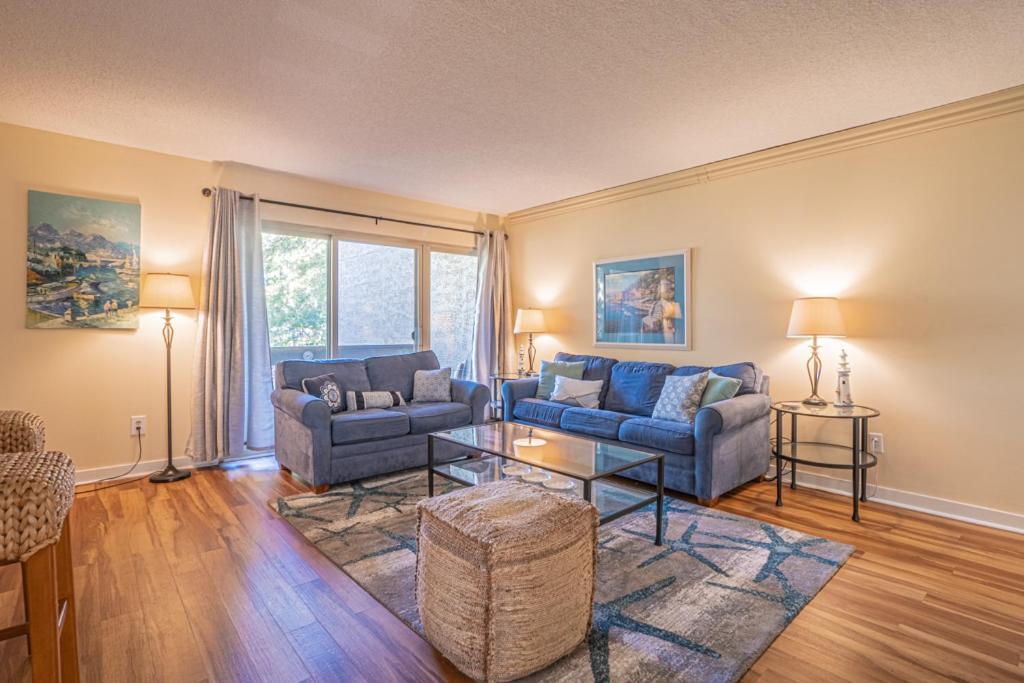 1686 Bluff Renovated Sleeps 8 Walk To Salty Dog Sea Pines Holiday home