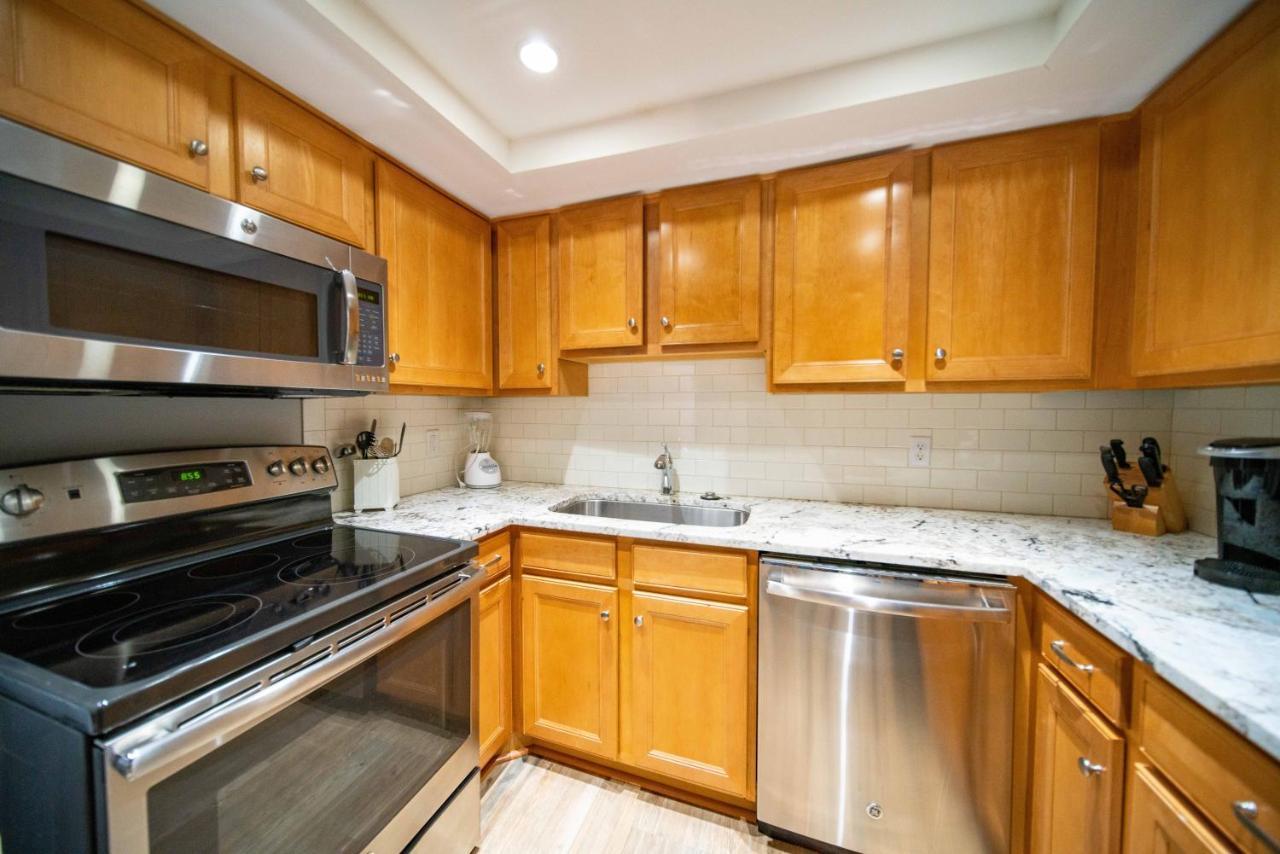Holiday home New Finishing Touches Added ! Walk To The Salty Dog South Sleeps 4 Sea Pines
