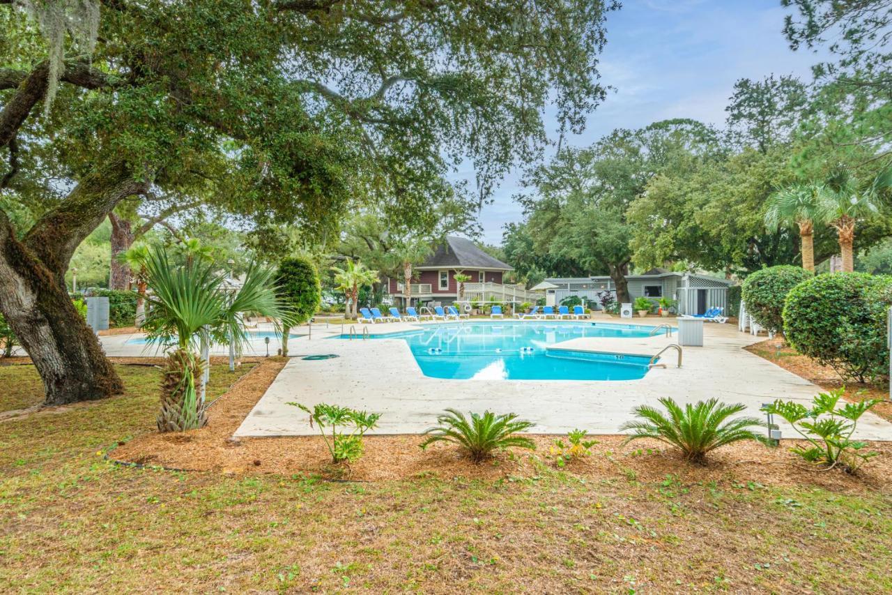 Holiday home 1762 Bluff Modern Updated Water Views Sleeps 8 Sea Pines