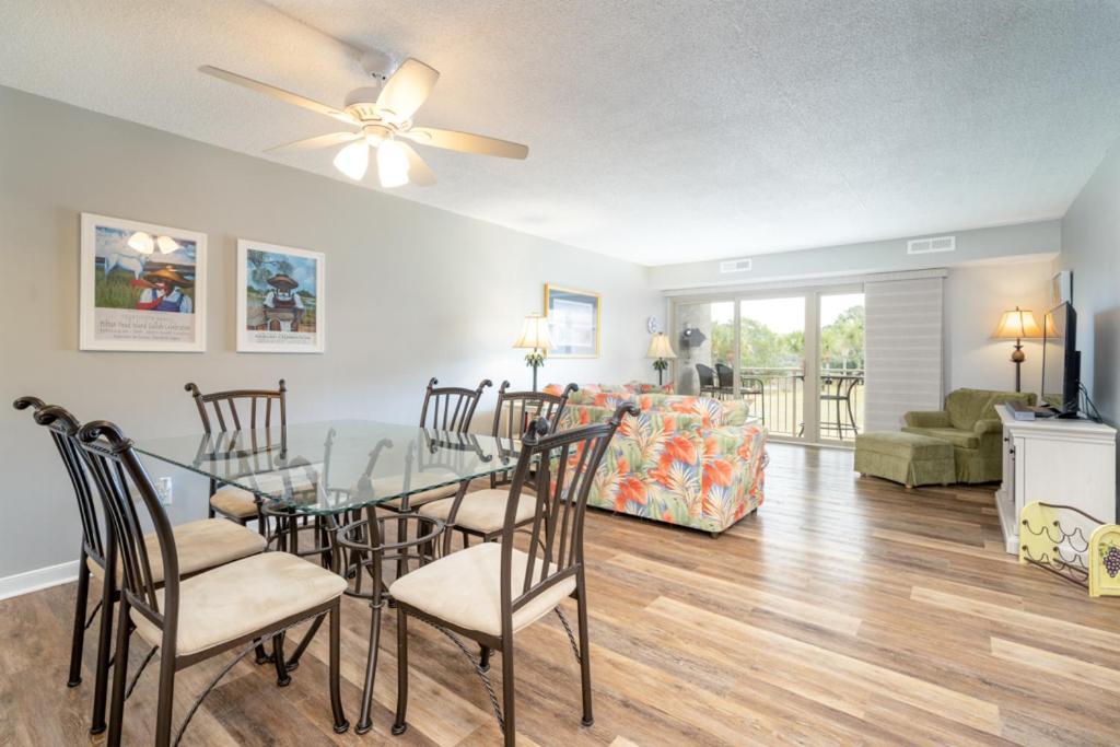 1737 Bluff Renovated Tommy Bahama Water Views Sleeps 6 Sea Pines Holiday home *