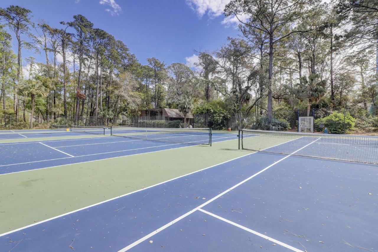 Lighthouse Tennis 2407