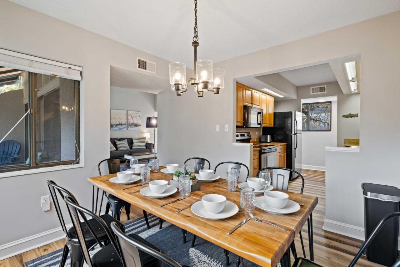 Coastal Oasis With Pool - Walk To Coligny Park