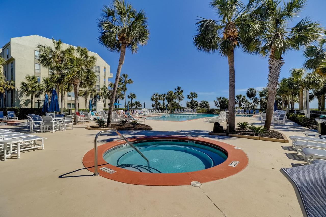 King Queen Bunk Beds Fold Out Couch Sleeps 8 Bikes & Gear Included Holiday home Hilton Head Island