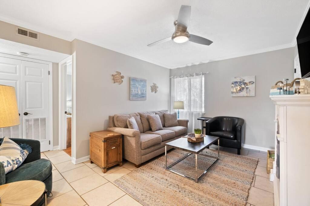 Apartment 5 Min Walk To Beach- 2br1ba In The Dunes *