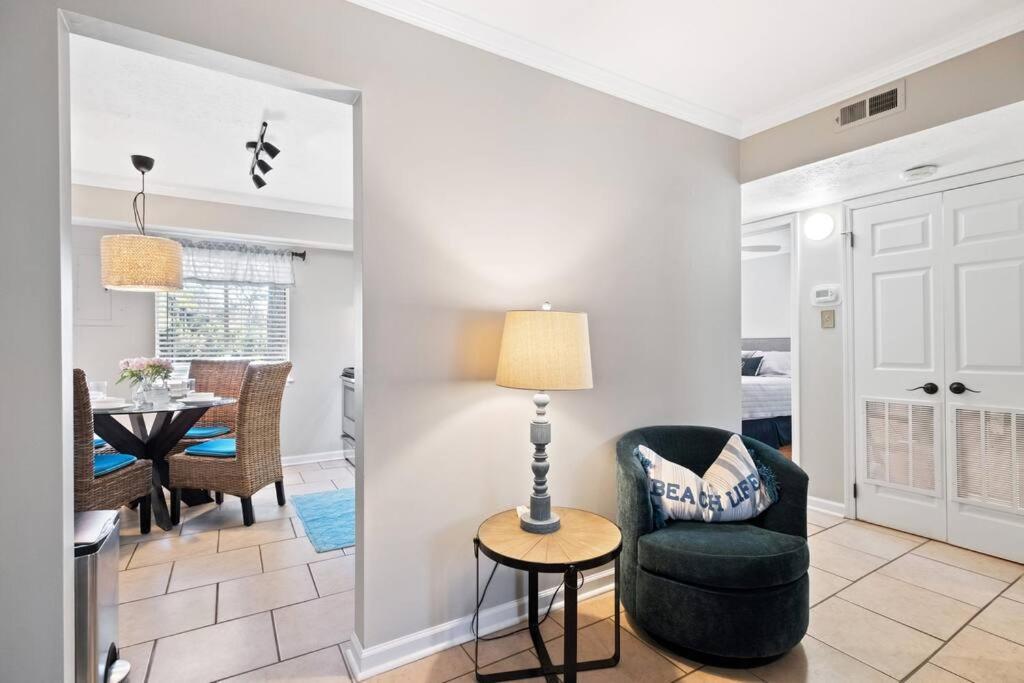 5 Min Walk To Beach- 2br1ba In The Dunes Apartment *