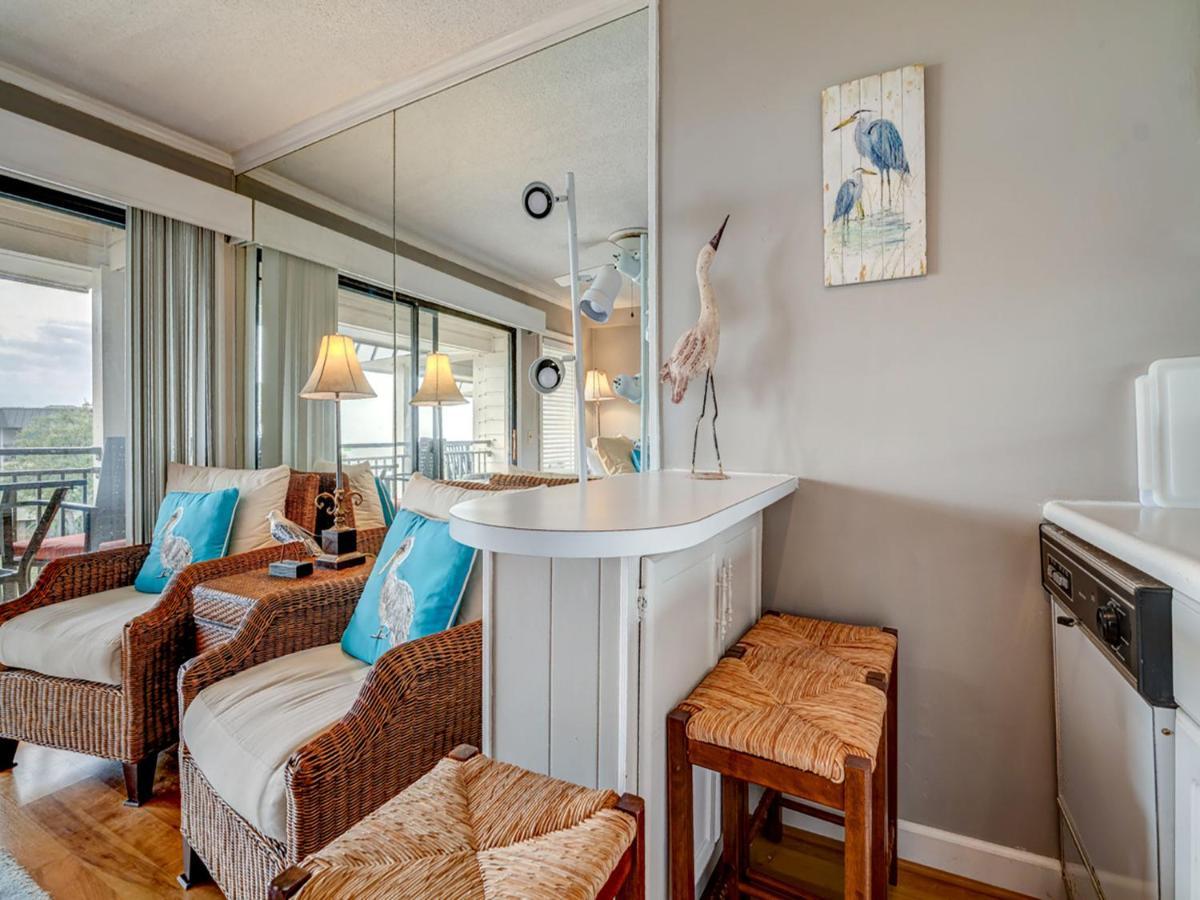 Apartment Seaside 332, 1 Bedroom, Pool, Oceanside, 3rd Floor, Wi-fi, Sleeps 4 Hilton Head Island