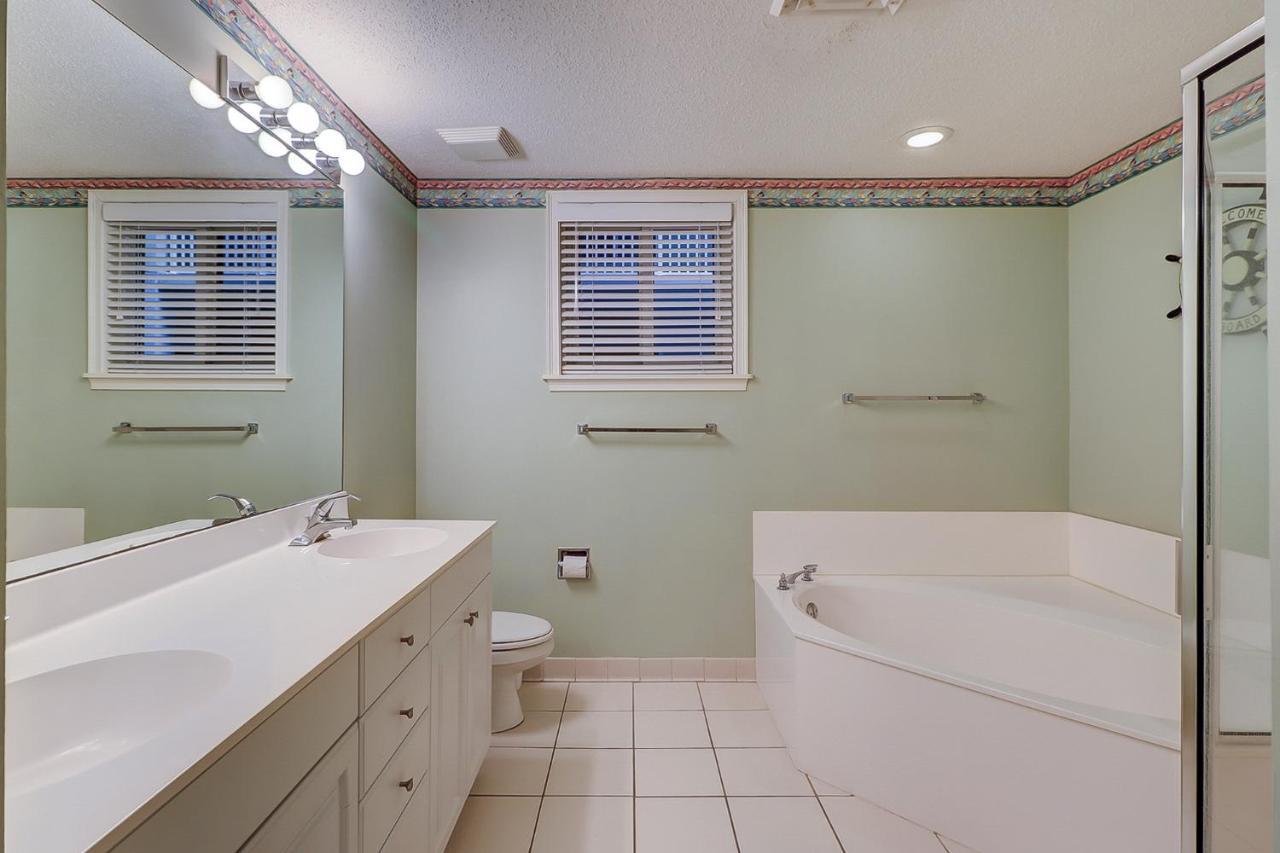 Holiday home Updated Granite Stainless Steel New Tile Bikes & Gear Included Hilton Head Island