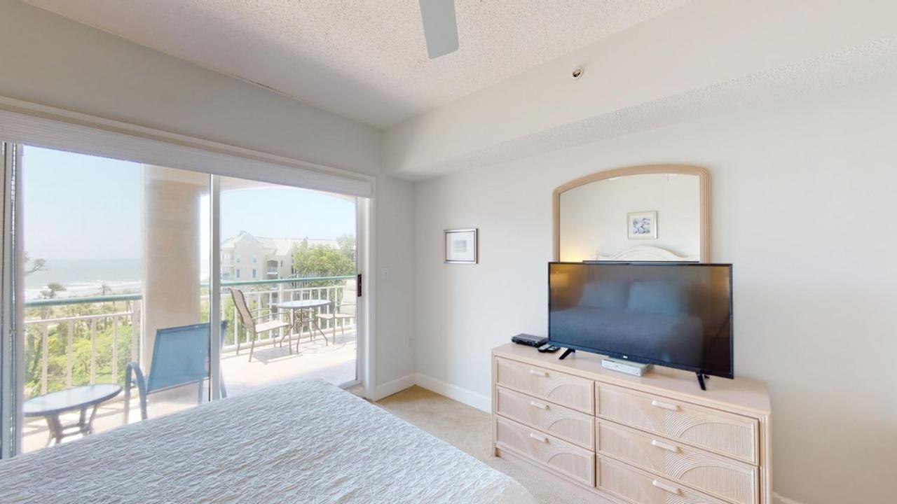 Villa 3502 Windsor Court South *