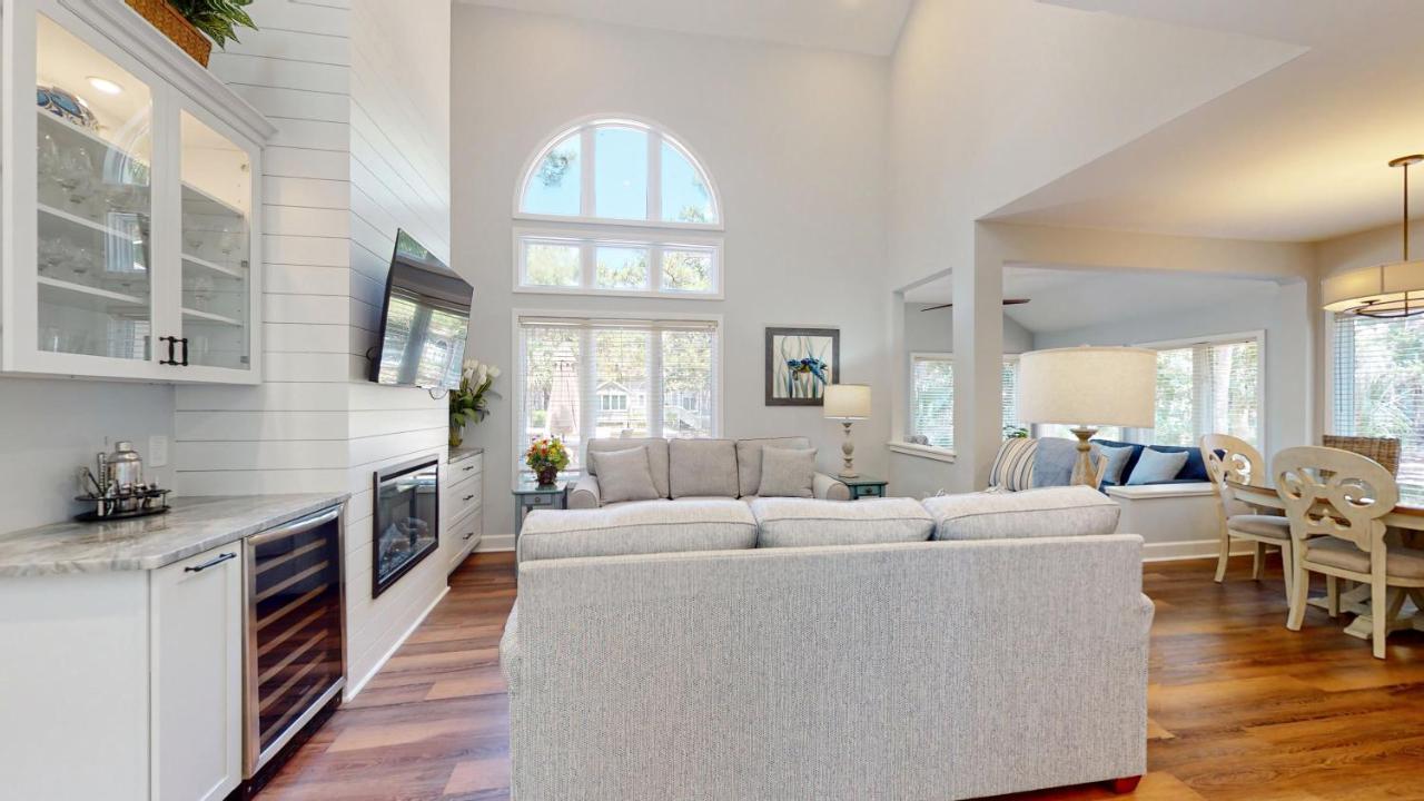 7621 Huntington Villa *