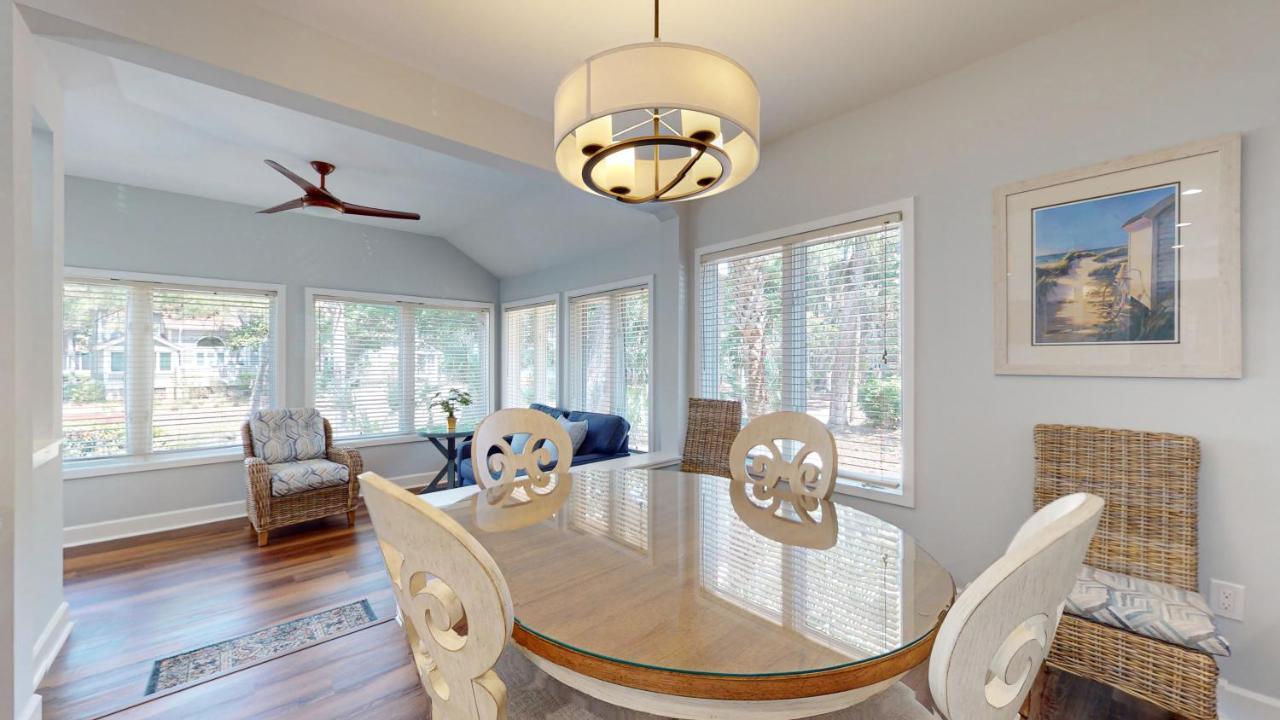 7621 Huntington Villa *