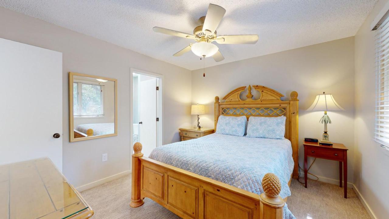 7621 Huntington Villa *