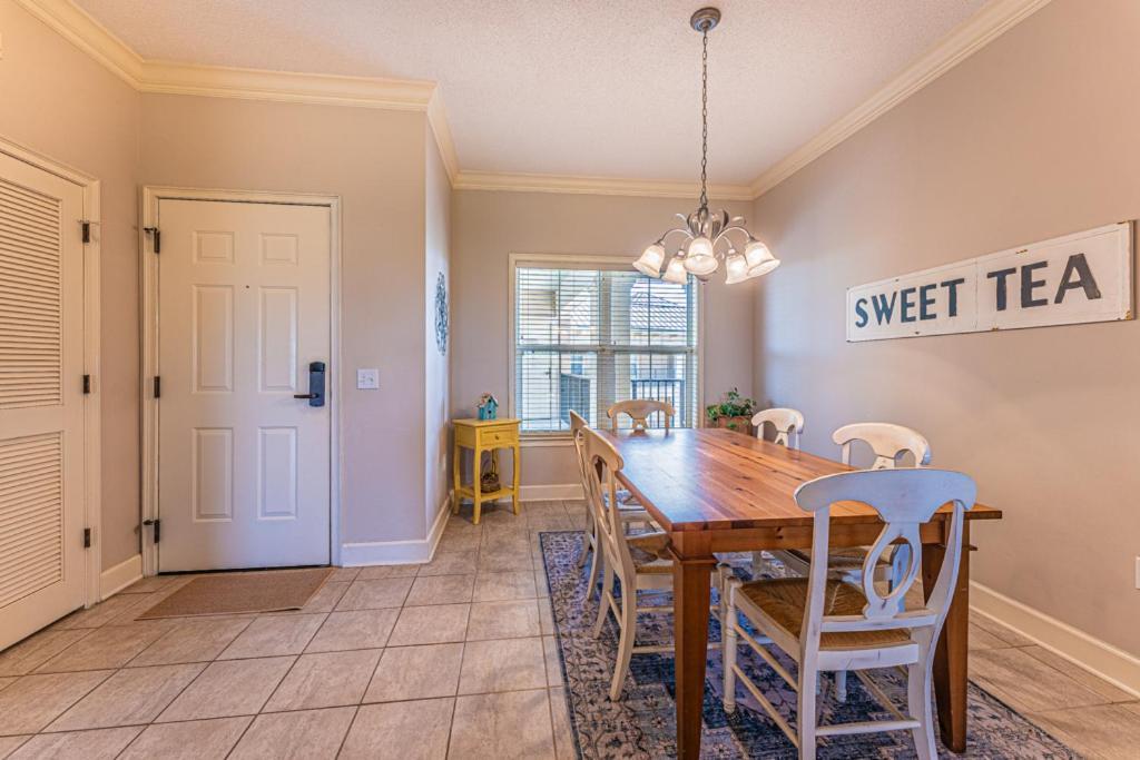 507 North Shore Walk To Steps From Restaurants And Shops Sleeps 6 North Forest *