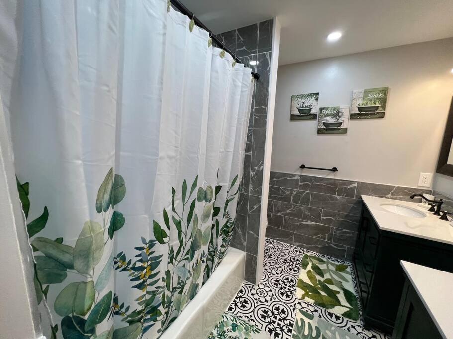 Tranquility In Paradise- 2 Bedroom W/parking *