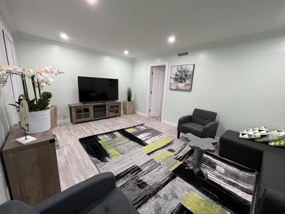 Villa Tranquility In Paradise- 2 Bedroom W/parking