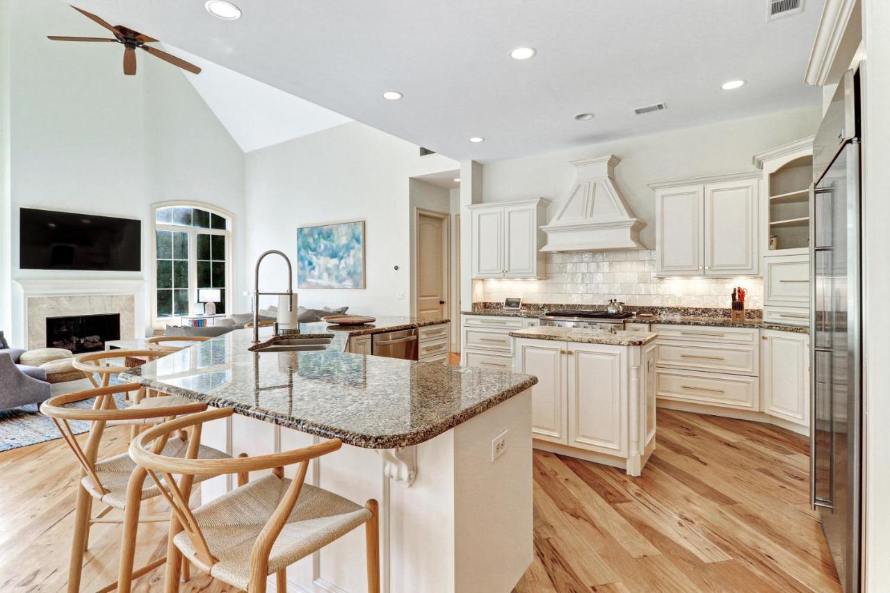 35 Red Oak Villa