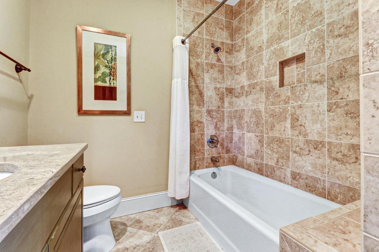 35 Red Oak Villa *