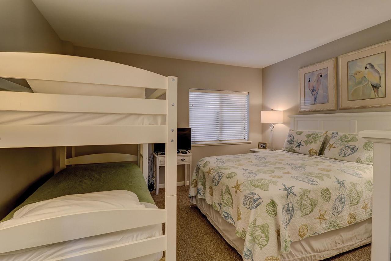 King Queen Bunk Beds Fold Out Couch Sleeps 8 Bikes & Gear Included