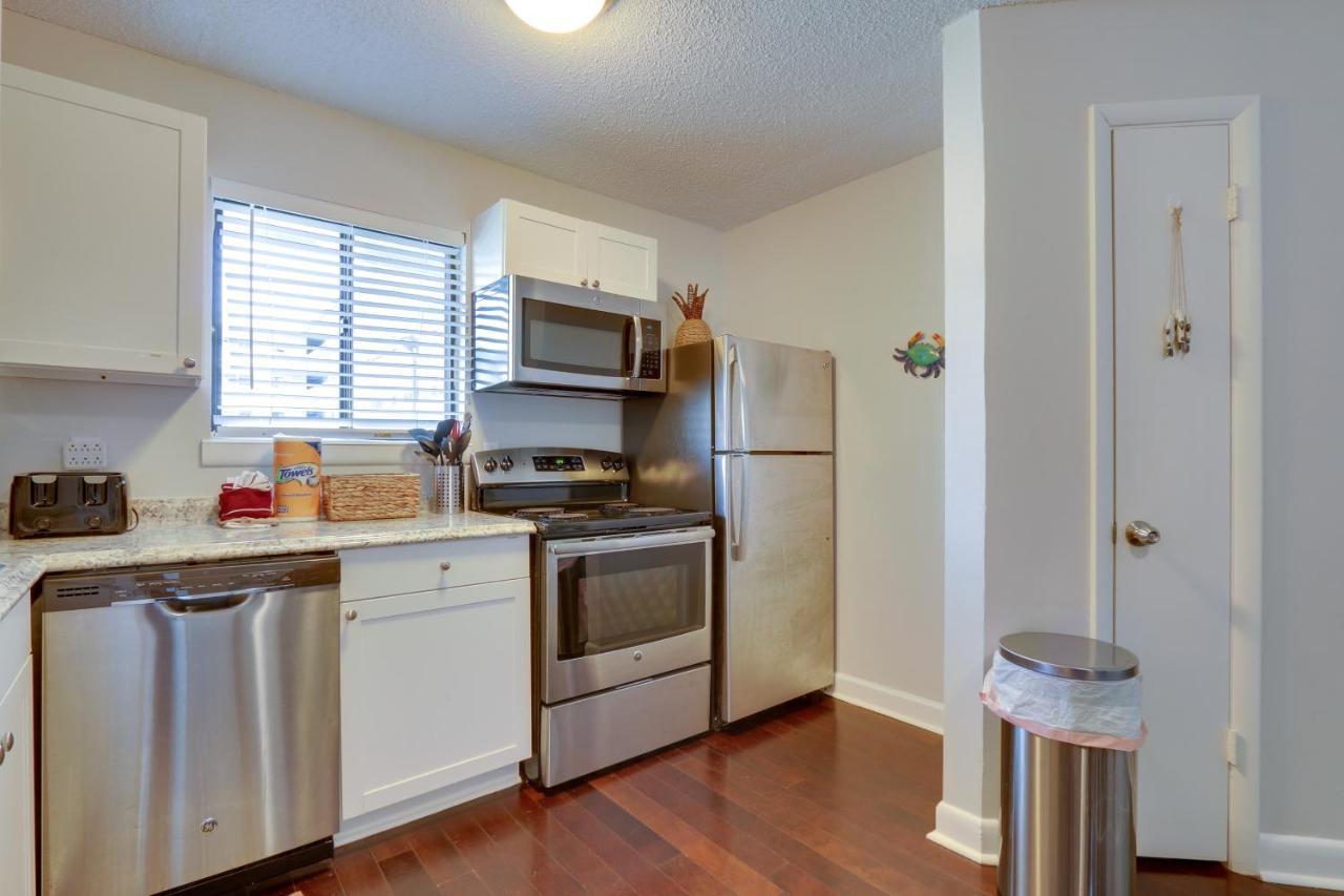 Newly Renovated Hilton Head Retreat, Walk To