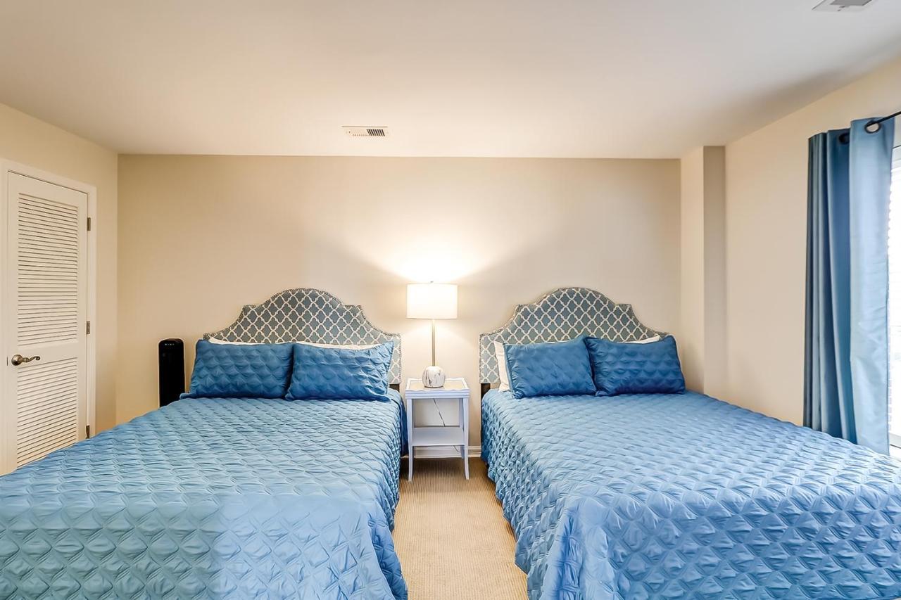 Apartment Sea Cloisters 409