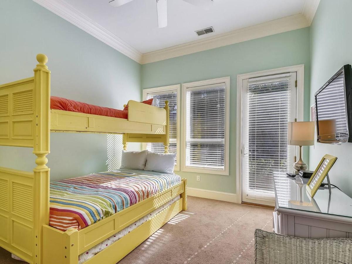 55 Steps To The - Private Pool & - 2nd Row To The - 29 Sandpiper St - I Am Unable Respond To Any Inquiries Through App Until Is Booked Holiday home