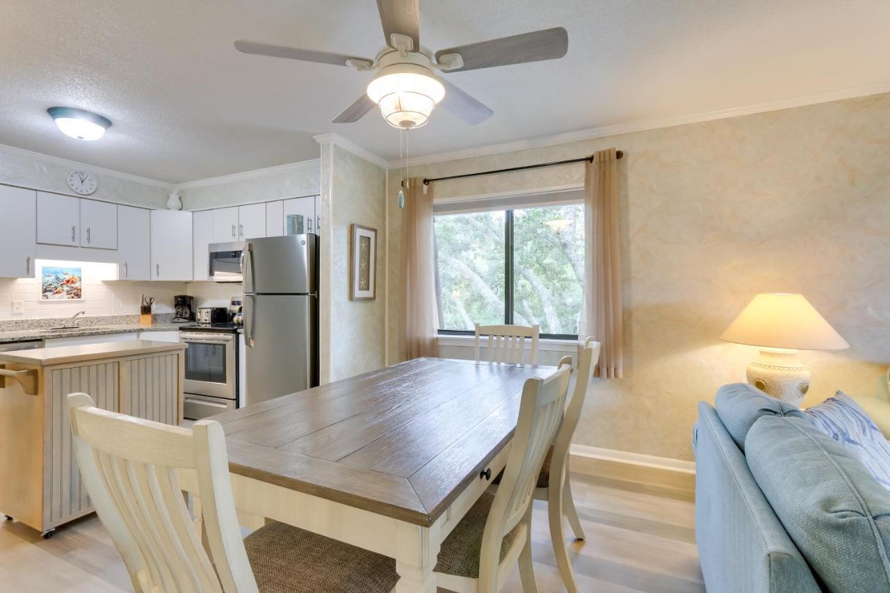 Hilton Head With Balcony And Pool, Walk To * Hilton Head Island