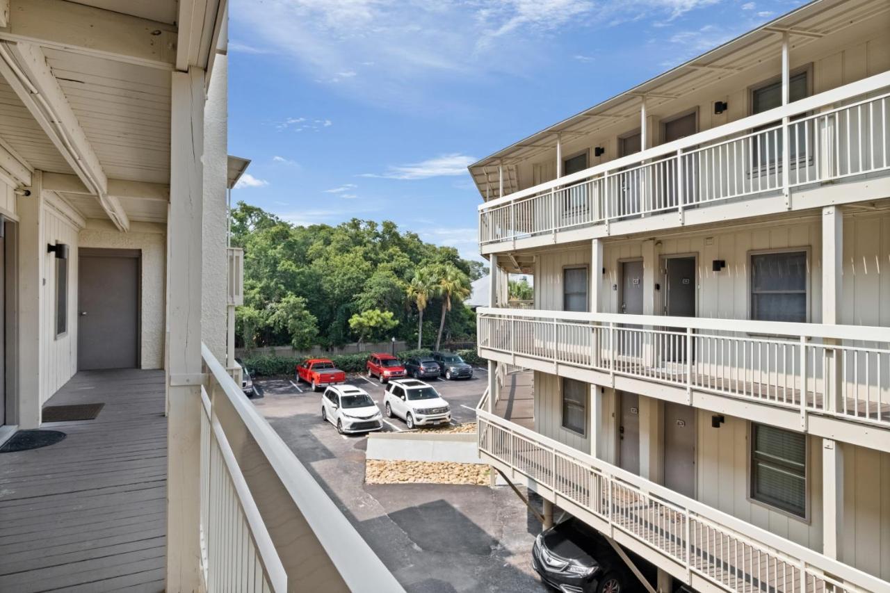 Ocean View Breakers At Coligny Apartment