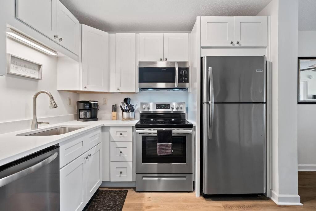 Peaceful Treetop - 2br/2ba Apartment *