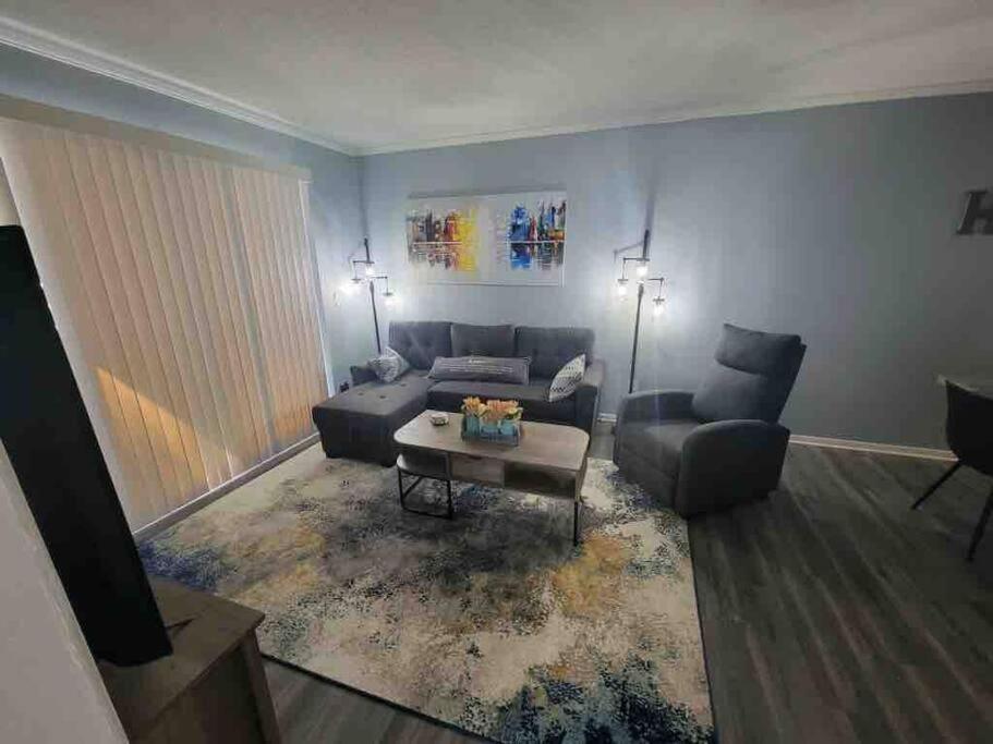 2022 Renovated 2-bdrm Cozy, Lovely W/parking! Hilton Head Island