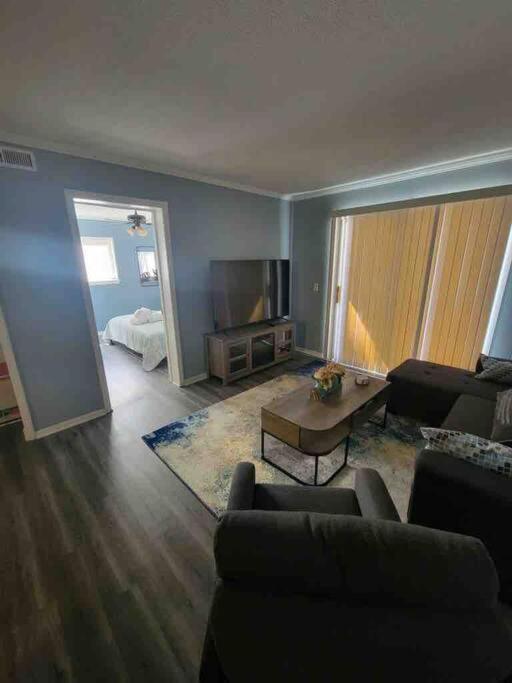 2022 Renovated 2-bdrm Cozy, Lovely W/parking! Apartment Hilton Head Island