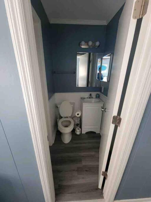2022 Renovated 2-bdrm Cozy, Lovely W/parking!