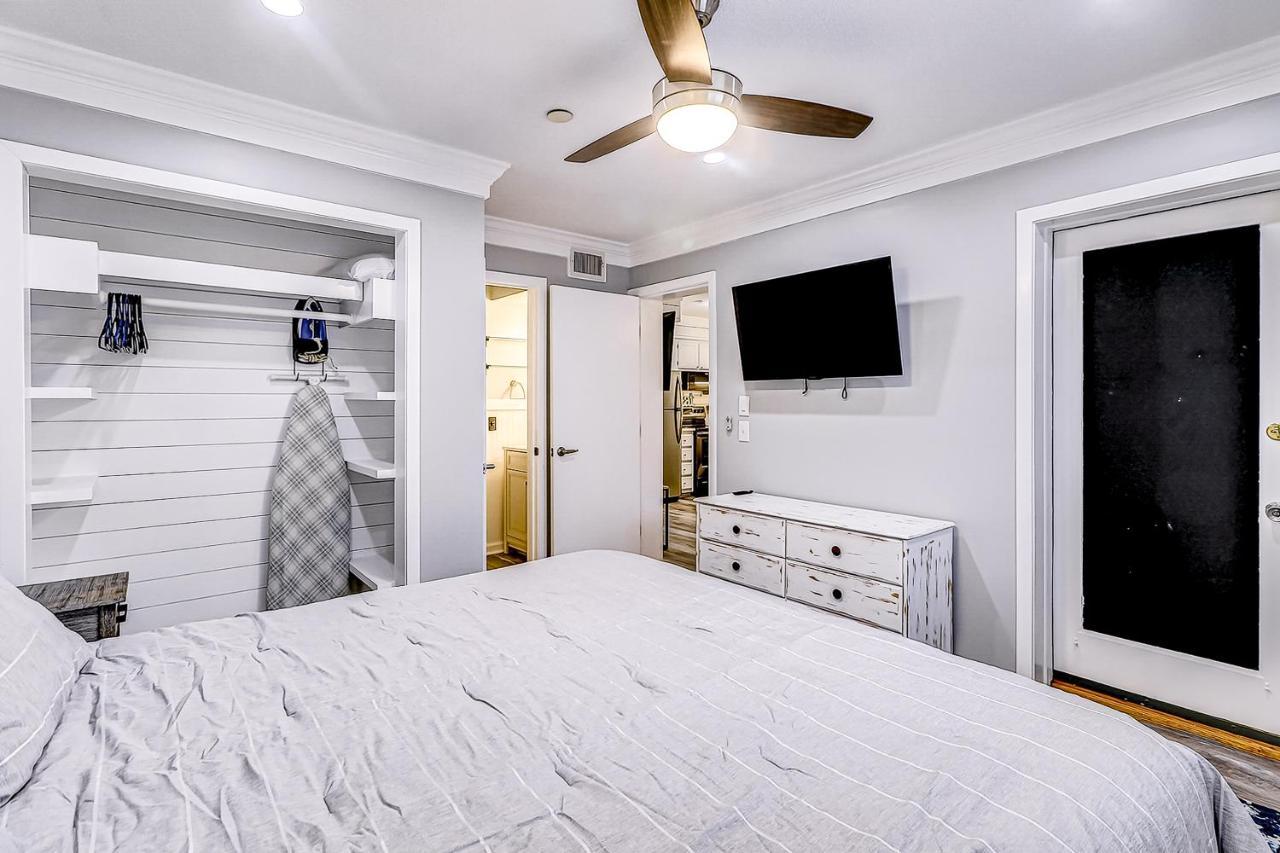 Carolina Club, Unit 126