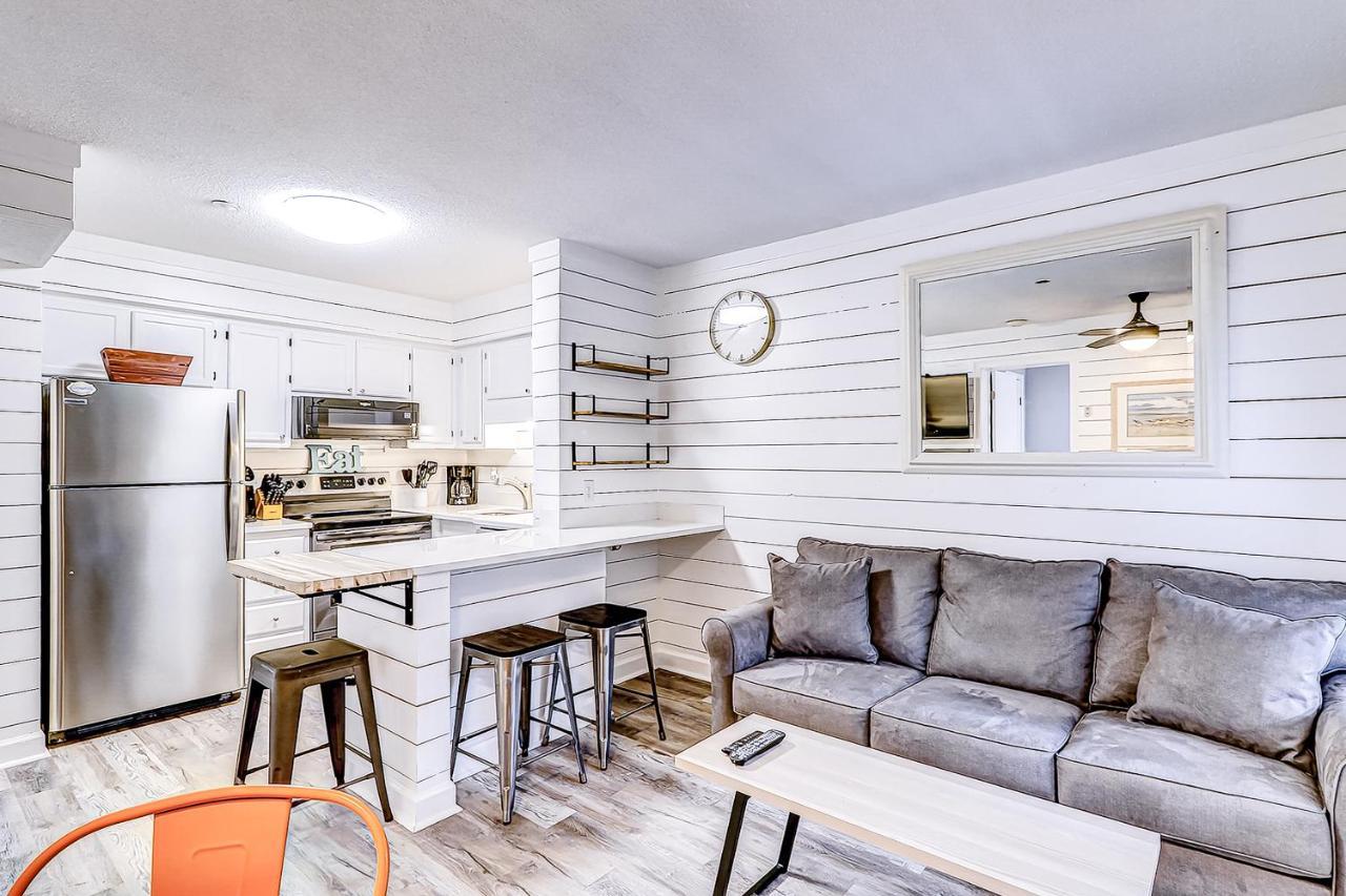 Carolina Club, Unit 126 Apartment *
