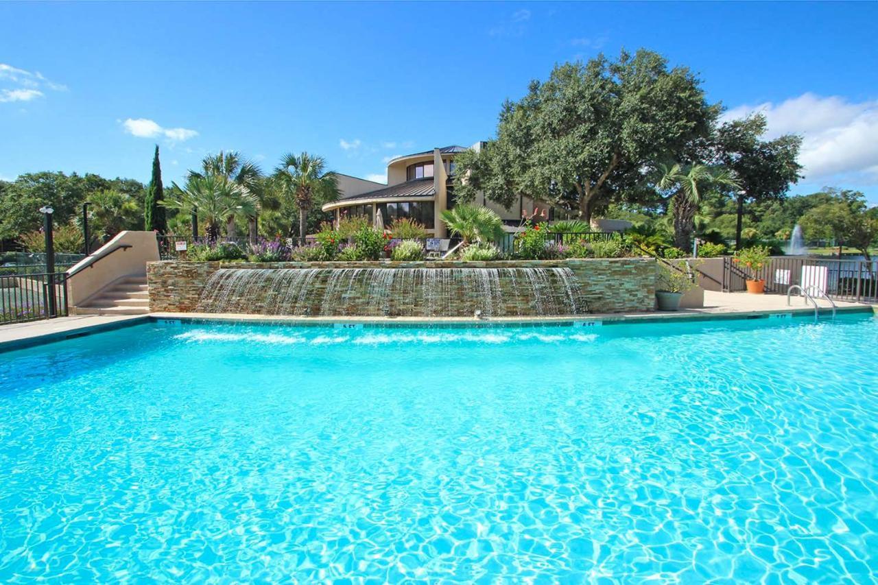 Island Club 141 *