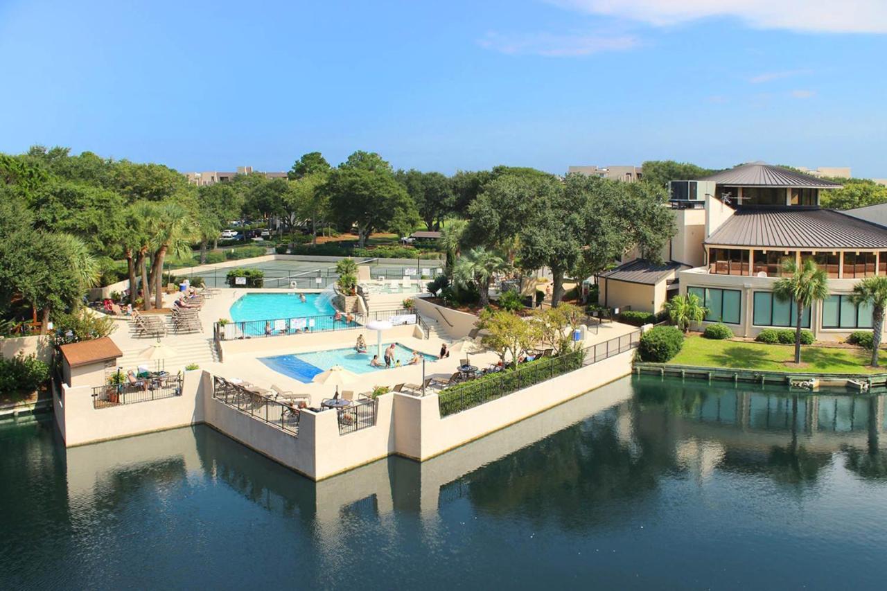 Island Club 141