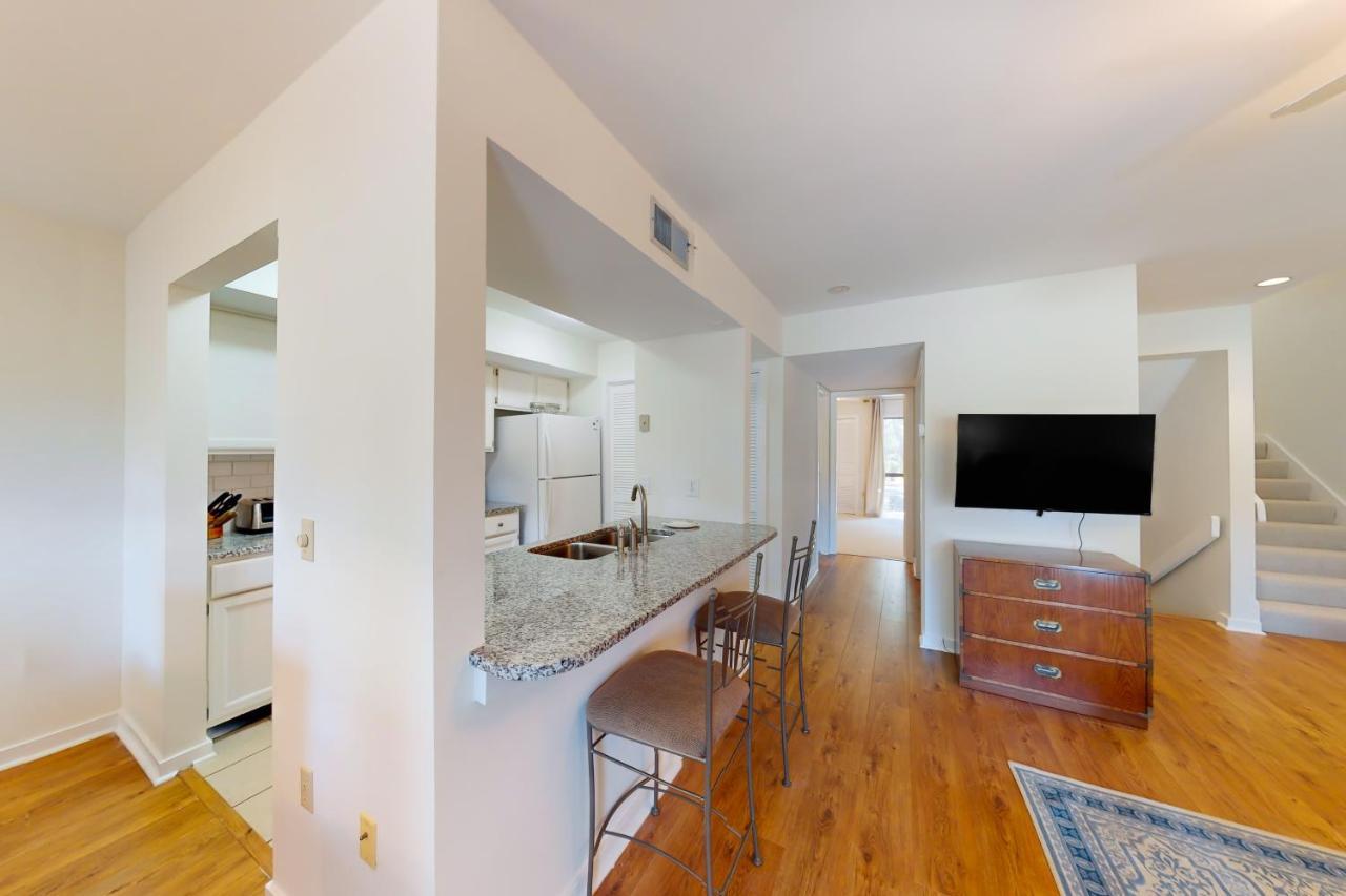 Turnberry Village 291 Apartment *