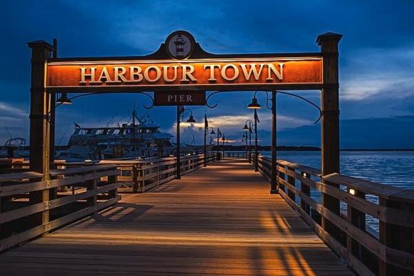Harbour Town Haven Spacious 4bd 4ba Retreat Holiday home *