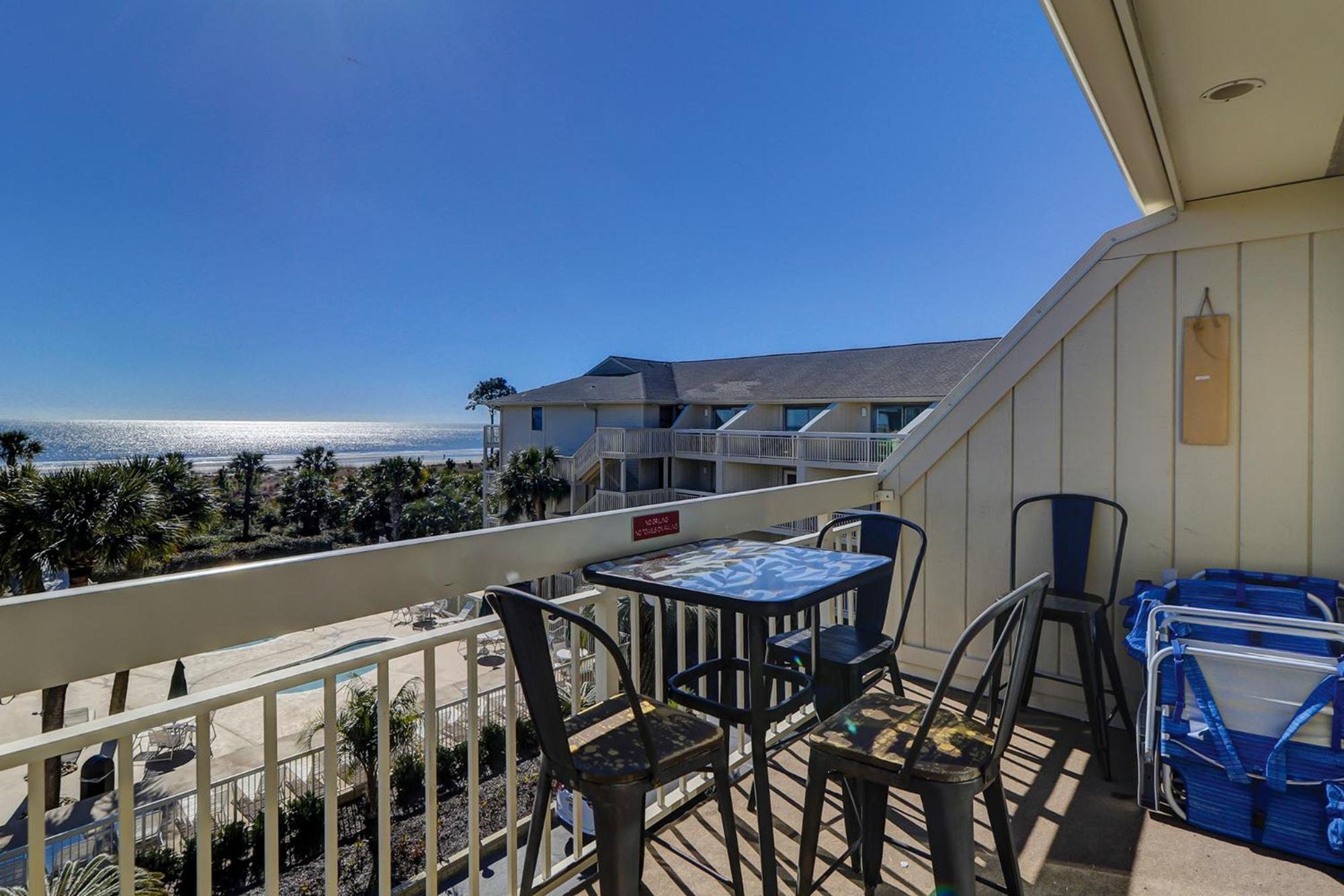 327 Breakers 1 Bedroom Oceanview Forest Holiday home