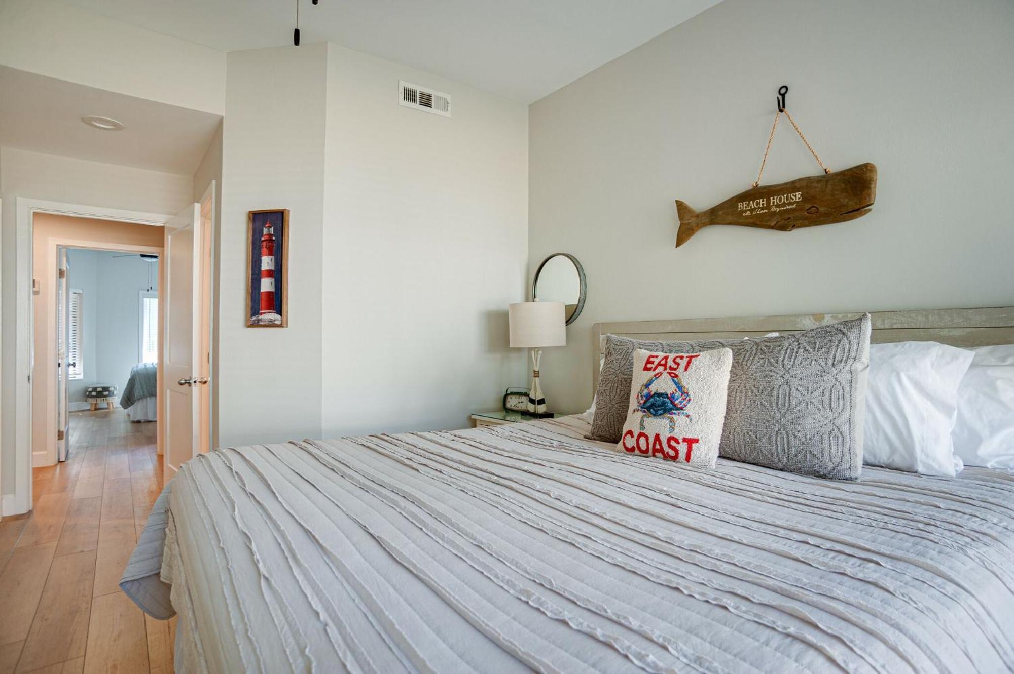 1 Lark Street 4th Row Ocean Private Pool Pet Friendly Near The Ocean, Shops & Restaurants Holiday home *