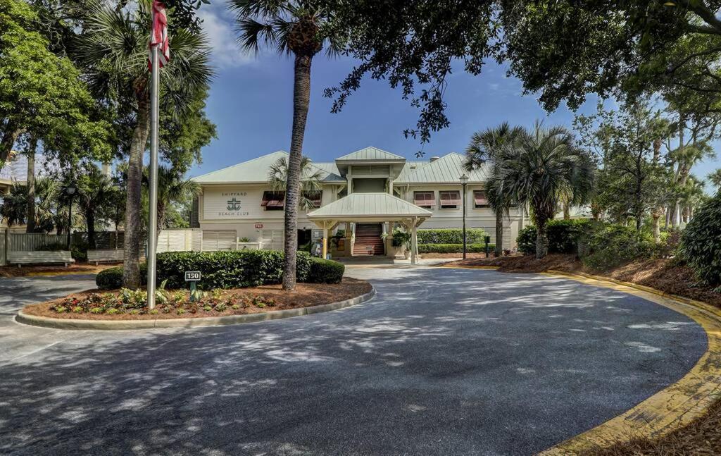 Holiday home Updated Luxury Two Bedroom The Greens New Baths Walk In Shower Kitchen Golf Views Hilton Head Island