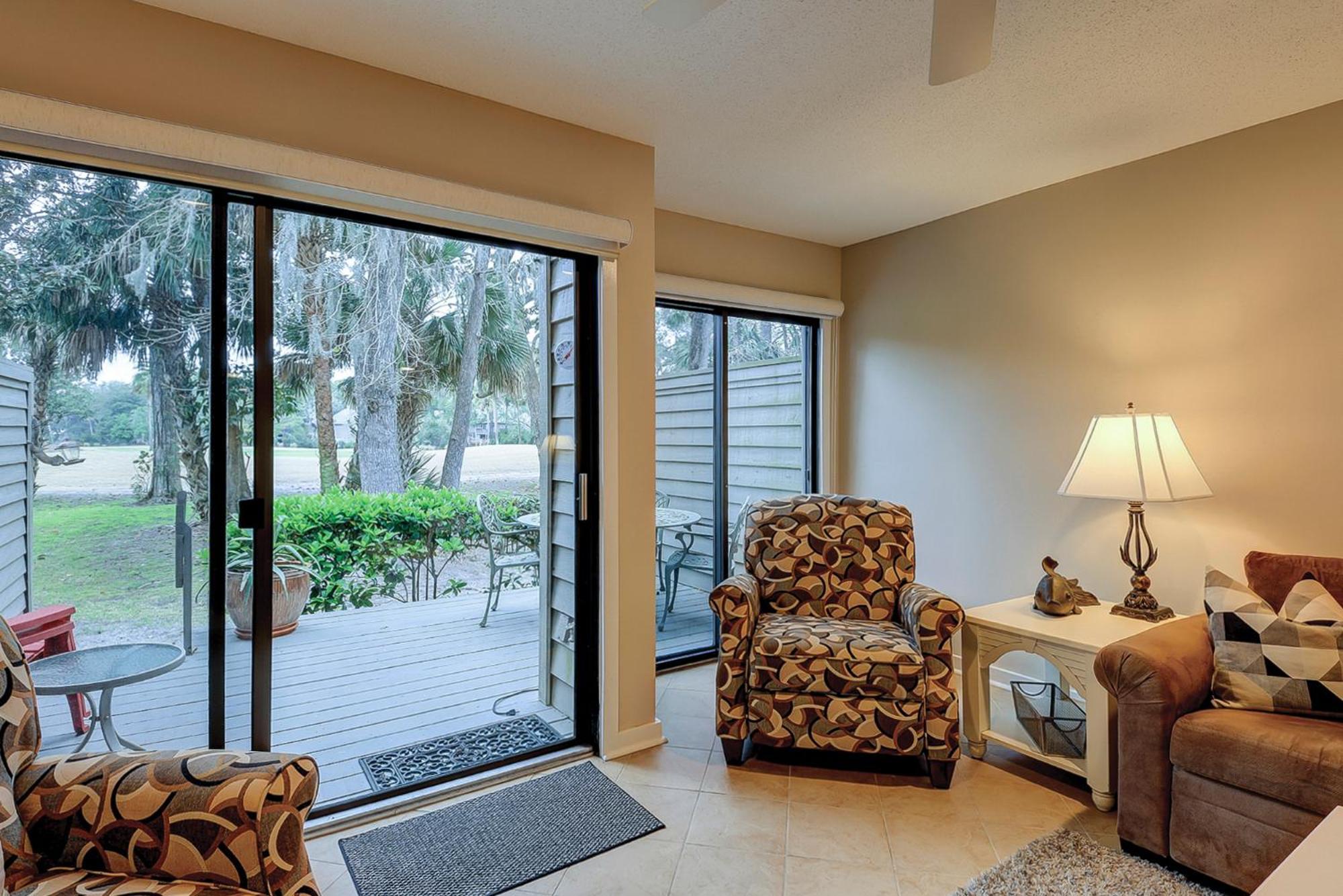 Updated Luxury Two Bedroom The Greens New Baths Walk In Shower Kitchen Golf Views Holiday home *
