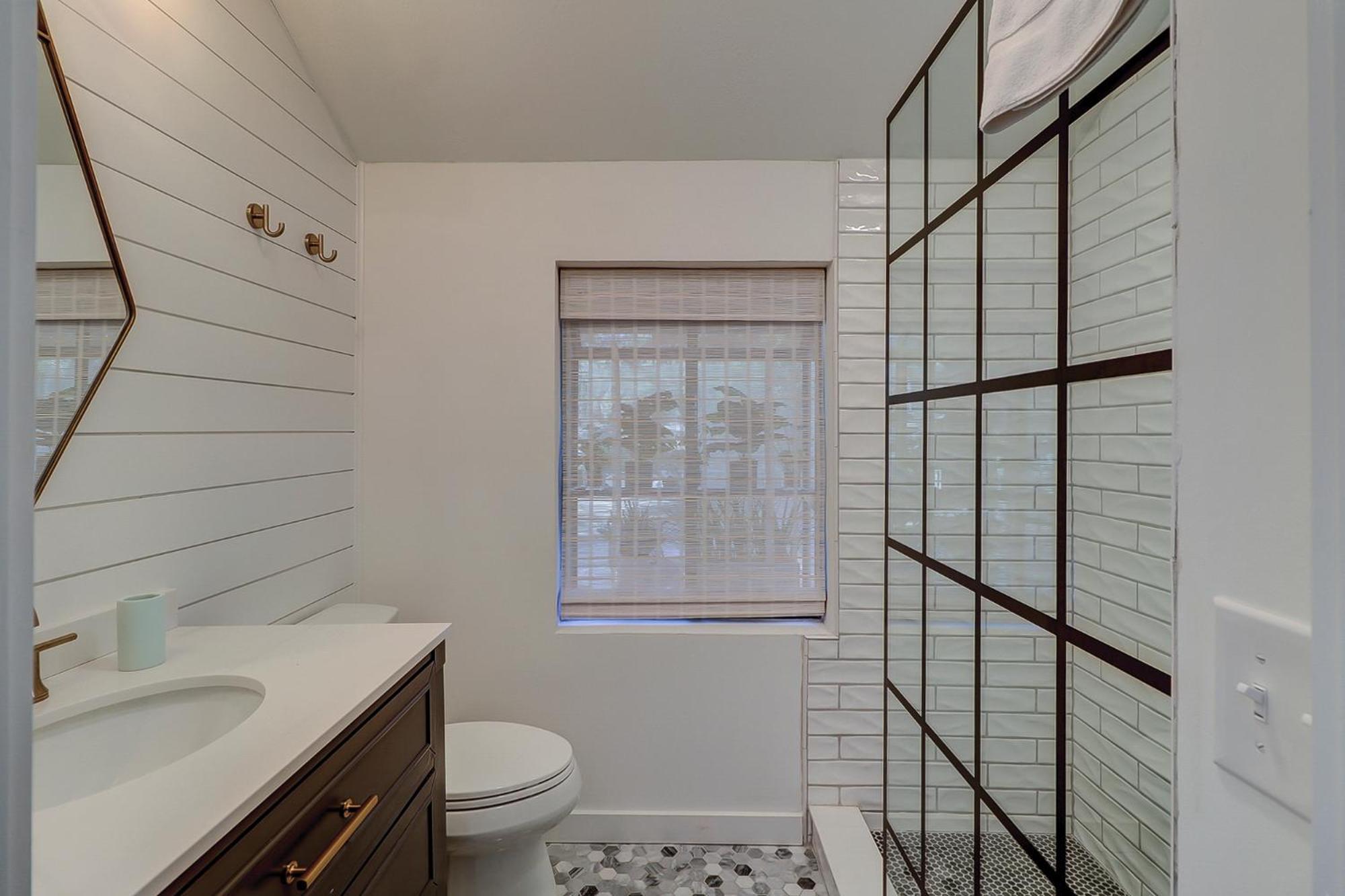 Indigo Lane 5 *