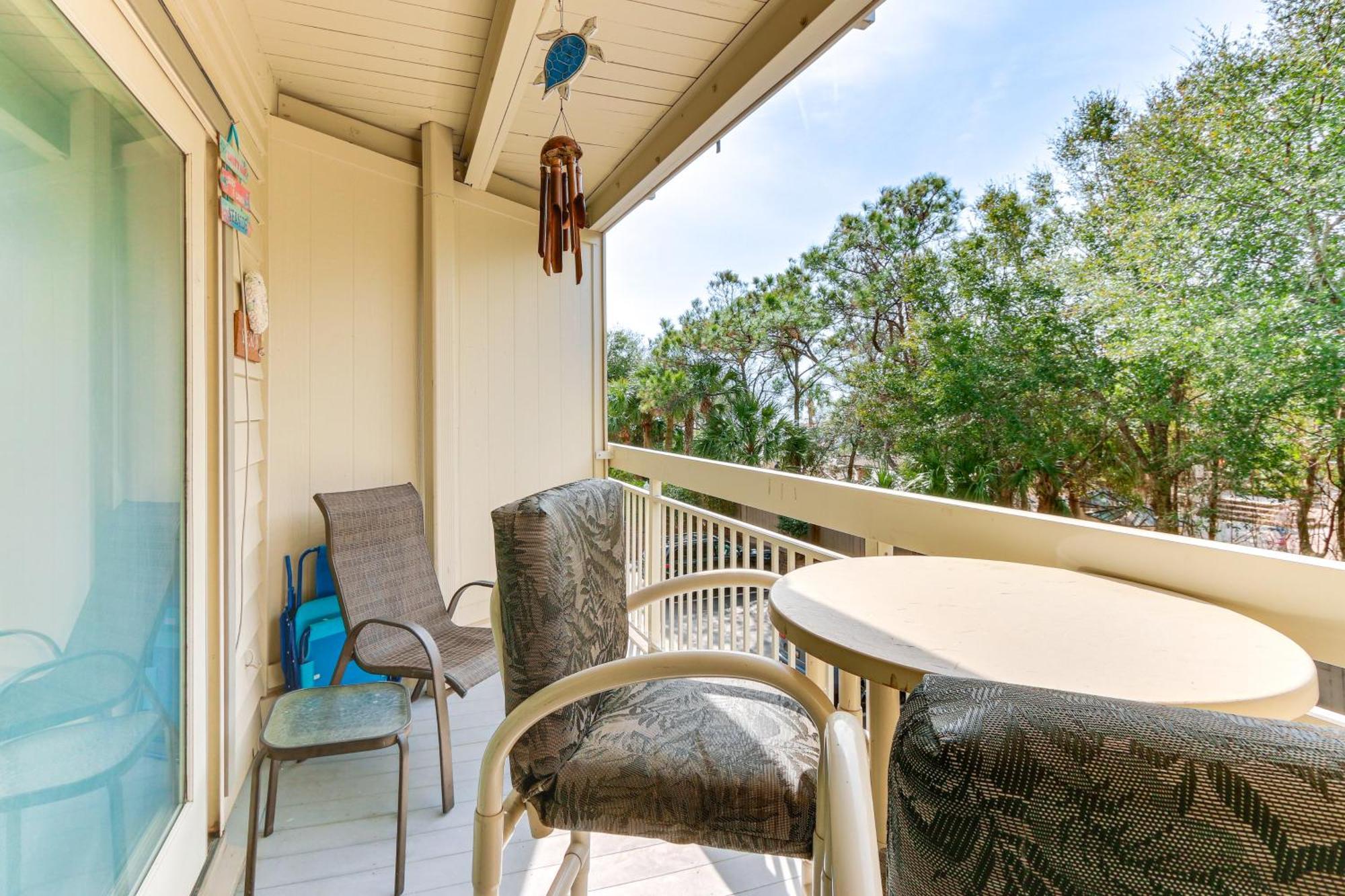 With Coligny Access! Apartment