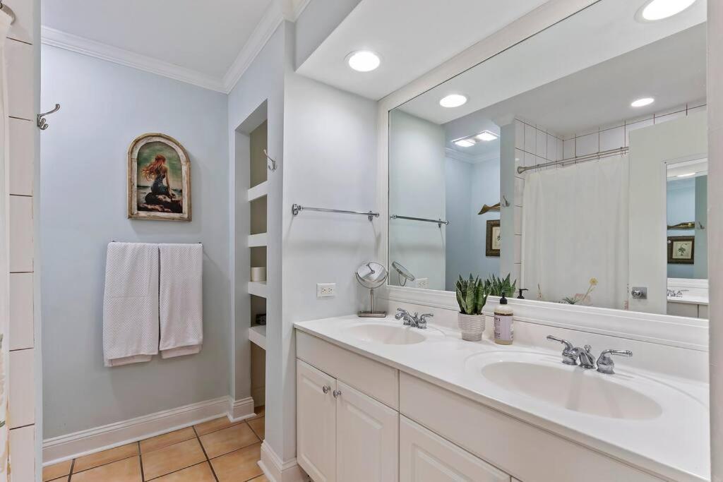 Updated Luxury Pd Villa: Golf View, Steps To Pool/beach/pickleball! *