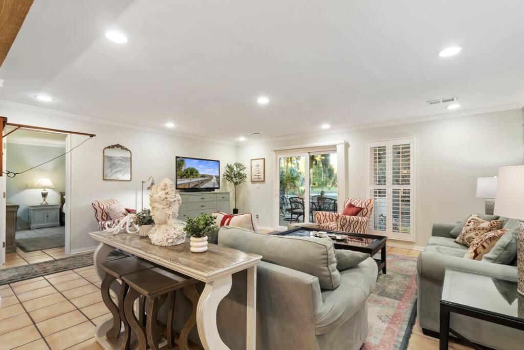 Apartment Updated Luxury Pd Villa: Golf View, Steps To Pool/beach/pickleball! *