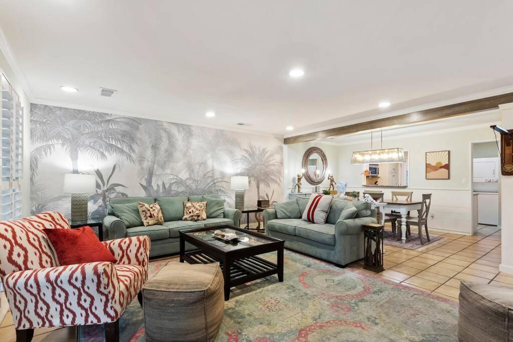 Updated Luxury Pd Villa: Golf View, Steps To Pool/beach/pickleball! *