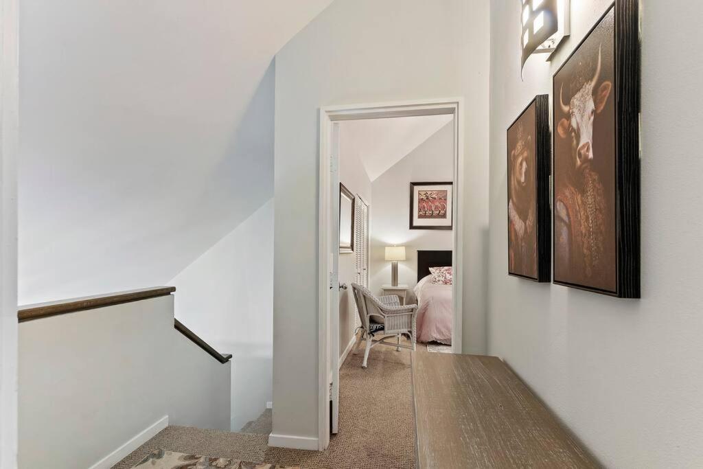 Updated Luxury Pd Villa: Golf View, Steps To Pool/beach/pickleball! Apartment