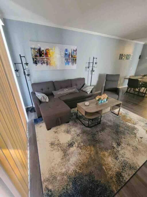 2022 Renovated 2-bdrm Cozy, Lovely W/parking! *